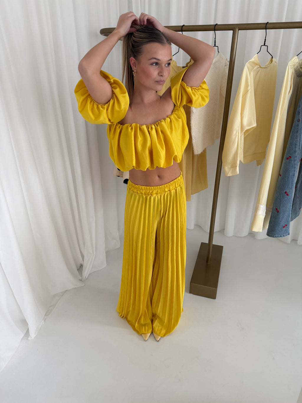 Pretty In Yellow