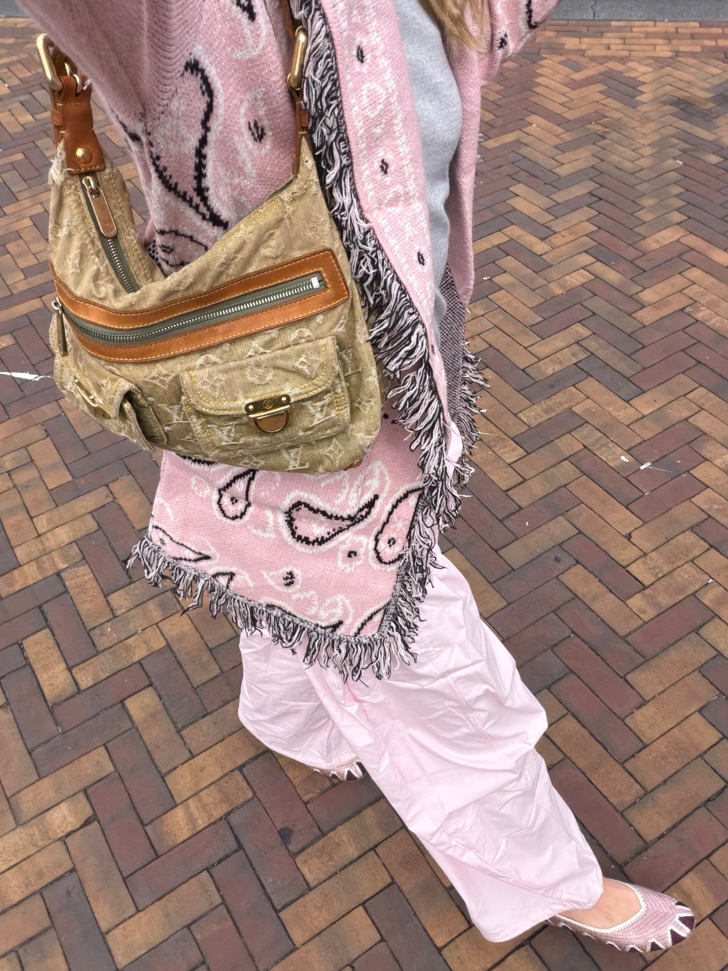 Lou Knit