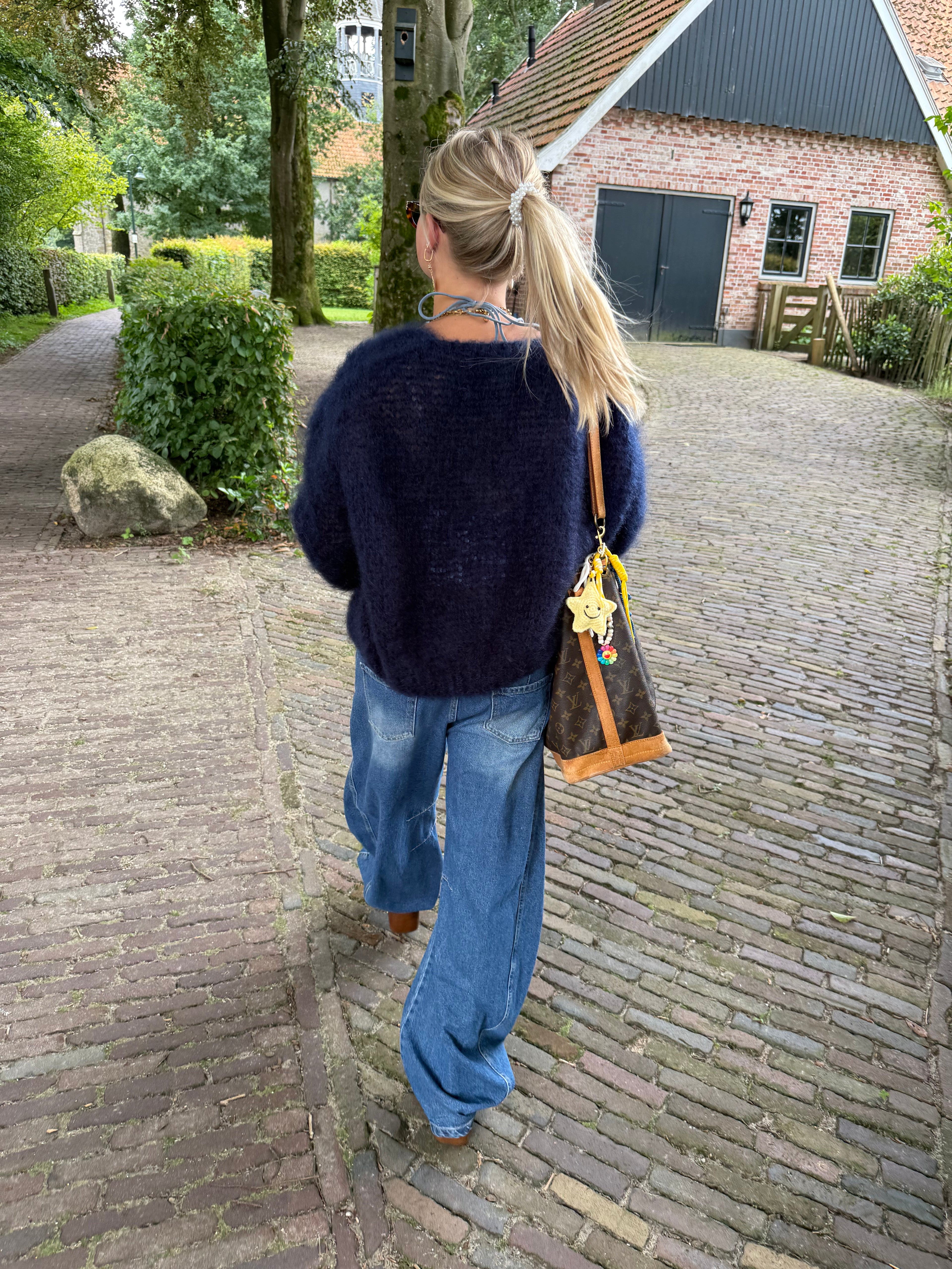 Balu Knitwear