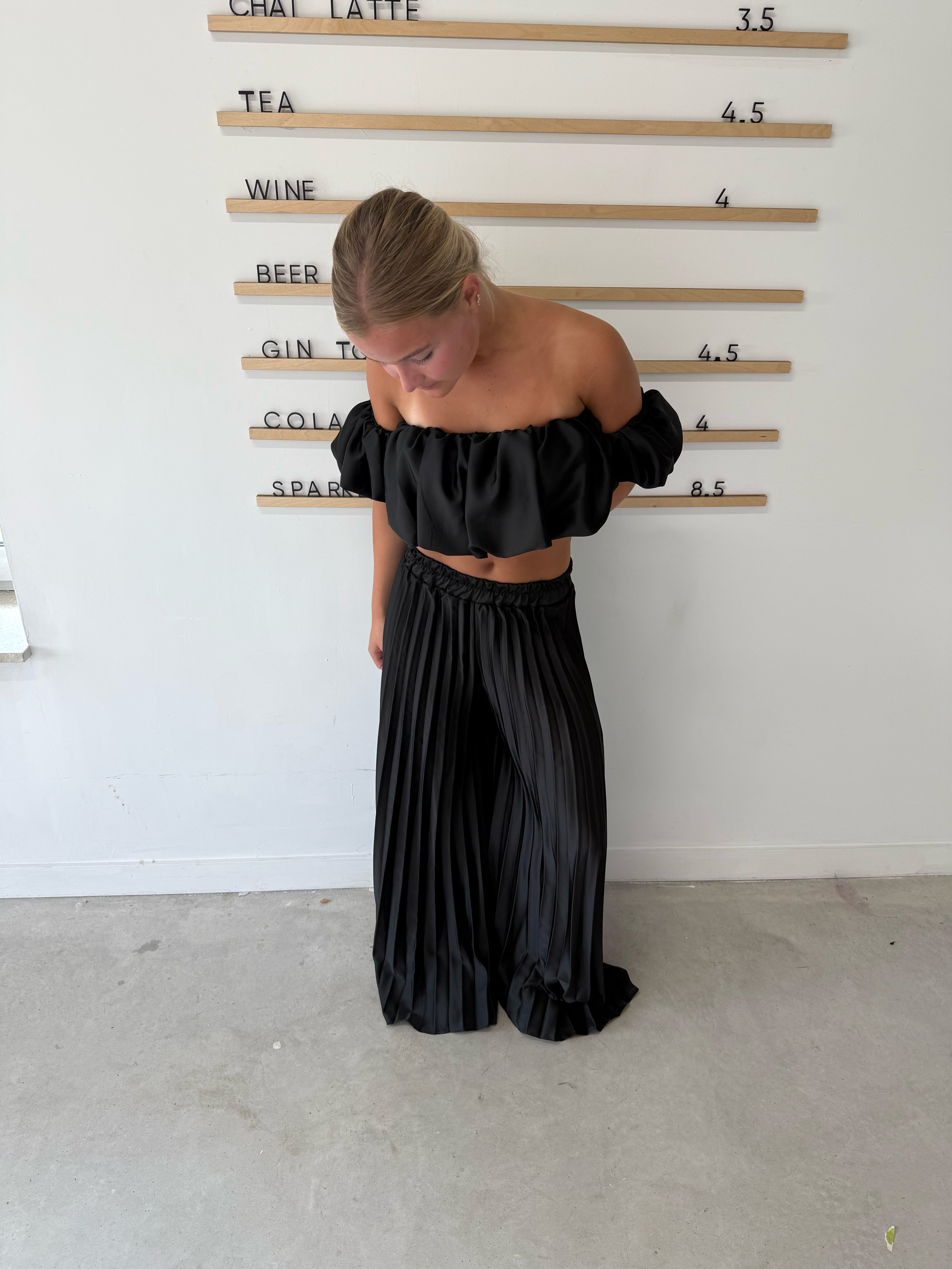 Pretty In Black